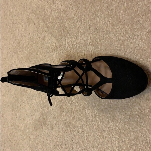 Shoes - Picture 4 of 4